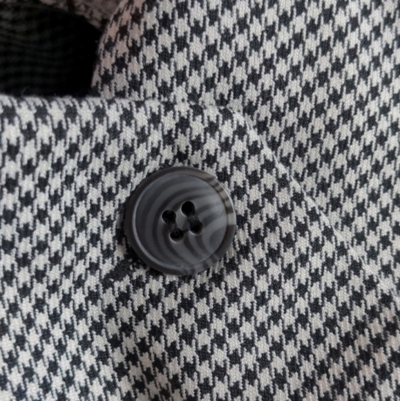 Steve Madden Isabella Cream and Black Houndstooth Print Button Front Vest Small - Picture 3 of 5